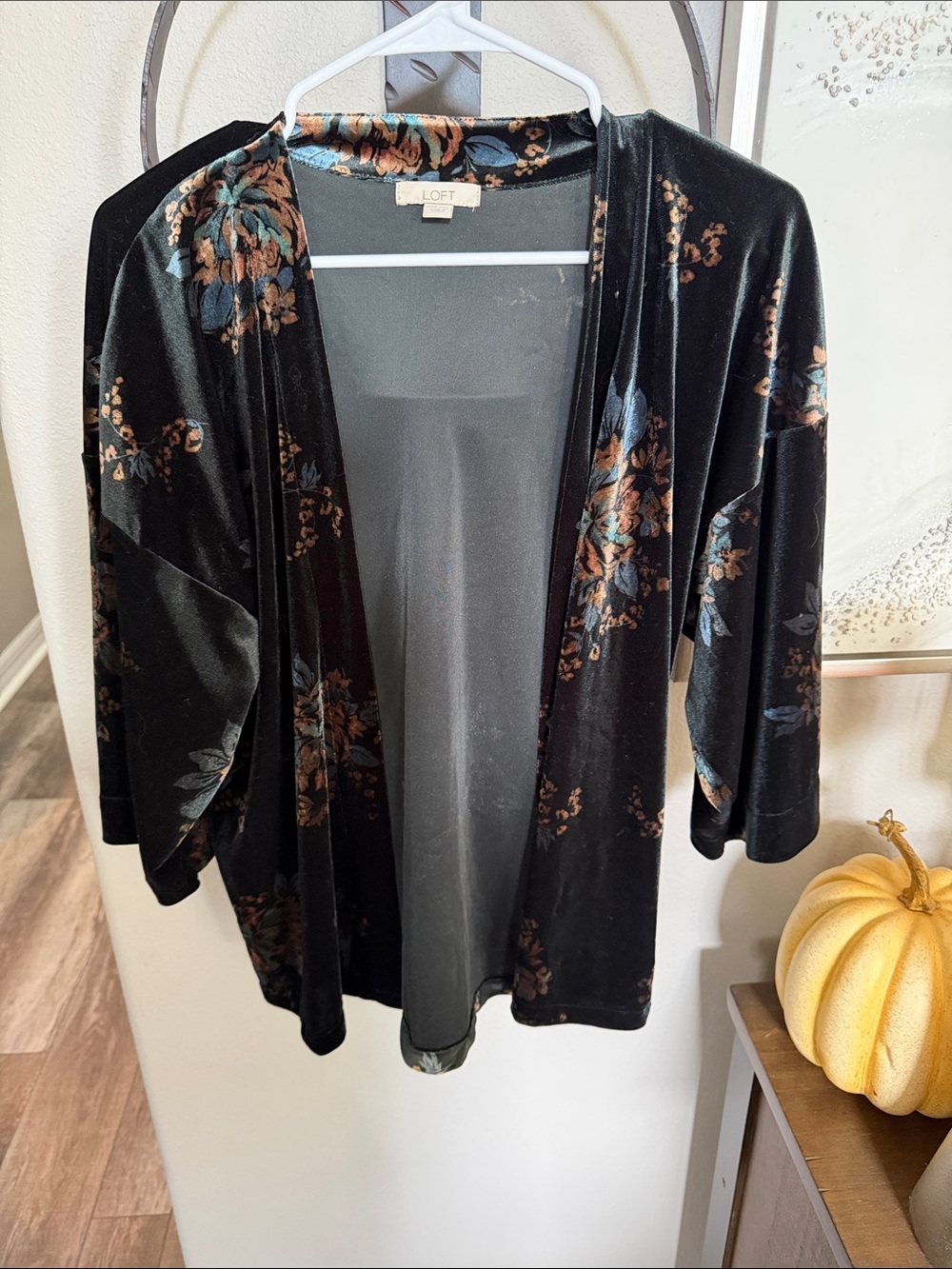 LOFT Black Velvet Open-Front Floral Kimono Jacket o/s like new great over dress